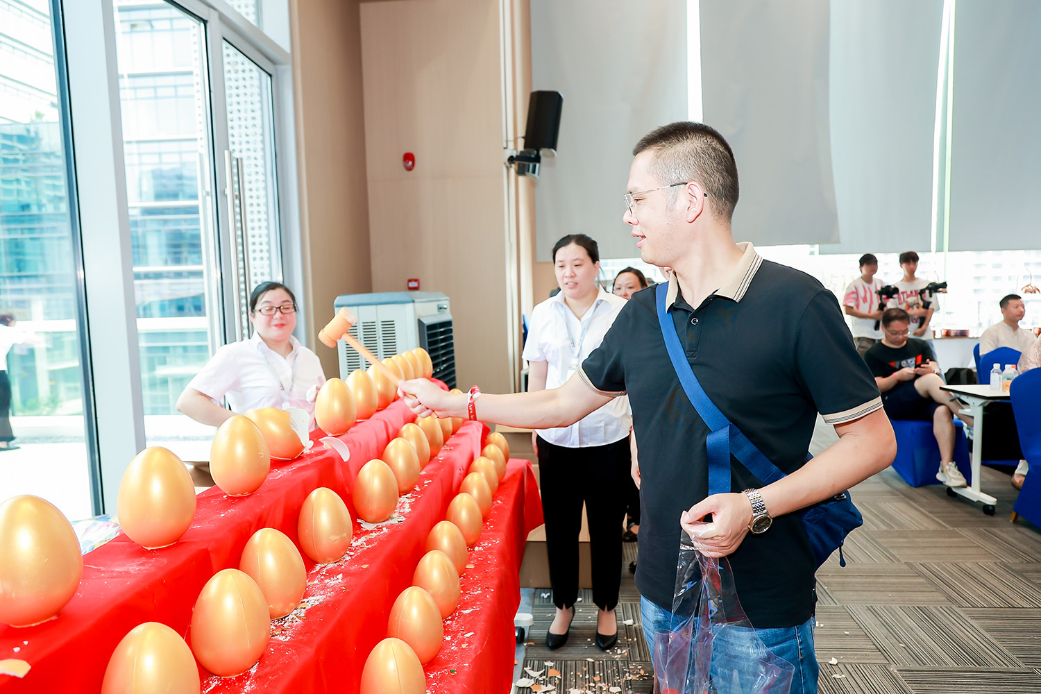 1690789240149640.jpg 砸金蛋 (3).JPG